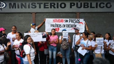 Familiares de detenidos tras elecciones en Venezuela piden liberaciones. Advierten que marcharán al Palacio de Miraflores el 1 de diciembre imagen-7