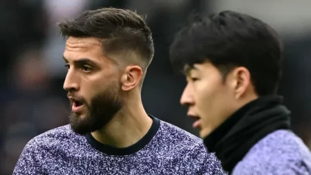 Suspenden siete partidos al jugador uruguayo del Tottenham Hotspur Rodrigo Bentancur por un comentario sobre su compañero Son Heung-min imagen-16