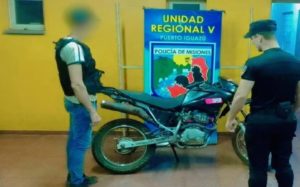 Comandante Andresito: La Policía recuperó una motocicleta robada imagen-3