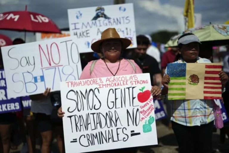 Indocumentados en pánico ante el posible triunfo de Trump imagen-4