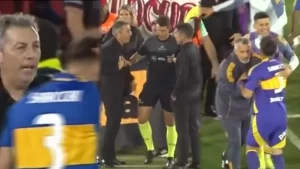 Lo que no se vio de la pelea en Huracán vs. Boca entre Gago, Kudelka y Saracchi - TyC Sports imagen-3