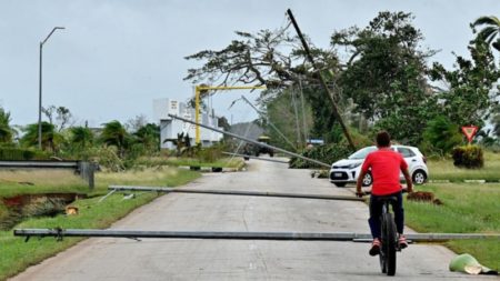 El huracán Rafael causa en La Habana unos 461 derrumbes y desplaza a casi 100.000 personas imagen-5