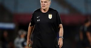 El agónico triunfo de Uruguay le dio a Marcelo Bielsa un récord histórico en las Eliminatorias Sudamericanas imagen-1