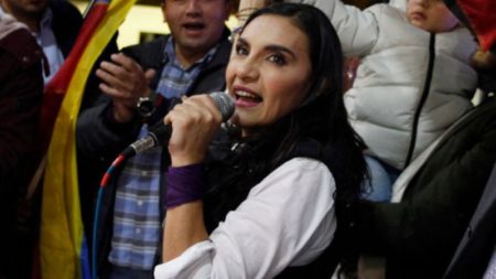 Gobierno de Ecuador suspende a vicepresidenta Verónica Abad por 150 días en medio de una ola de críticas imagen-10