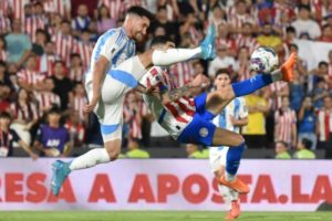 🔴 En vivo. Argentina empata 1 a 1 con Paraguay en la noche de los golazos imagen-3