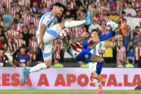 🔴 En vivo. Argentina empata 1 a 1 con Paraguay en la noche de los golazos imagen-5