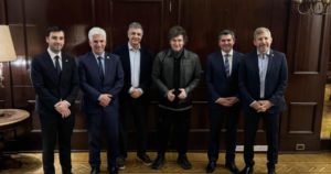 El Gobierno dice que "sería un salto institucional" aprobar el Presupuesto y podría convocar a "algunos" gobernadores imagen-1