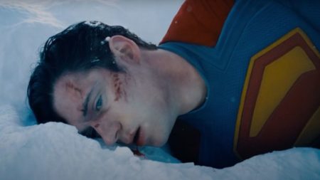 "Nunca hemos visto un tráiler con un Superman tan vulnerable": por fin conocemos al Clark Kent de James Gunn imagen-5