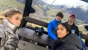 El marido de Salma Hayek tuvo un hijo con otra mujer: se convirtieron en mejores amigas y formaron una familia imagen-3