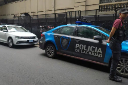 Papelón diplomático: La cancillería tuvo que intervenir para salvar a los agentes de tránsito imagen-6