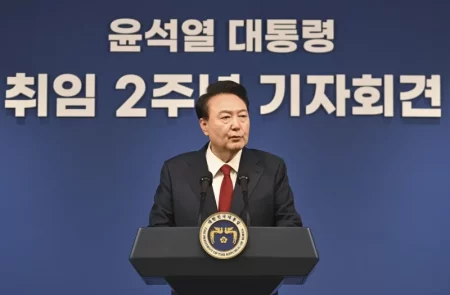 Presidente de Corea del Sur declara la ley marcial por las "amenazas de las fuerzas comunistas norcoreanas" imagen-5