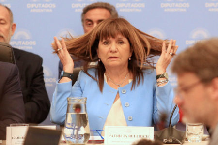 Bullrich se va a ver a Mickey imagen-7