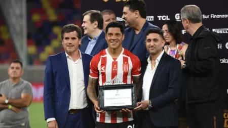 Los hinchas de Estudiantes le pidieron que se quede y Enzo Pérez confirmó qué será de su futuro - TyC Sports imagen-7