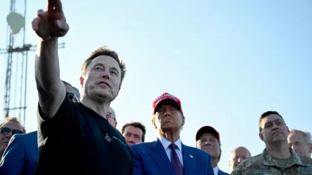 Musk y Ramaswamy proponen eliminar los cambios de horario, en un esfuerzo que ya fracasó en el pasado imagen-9