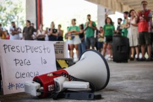 La motosierra se ensaña con Ciencia y Tecnología imagen-2