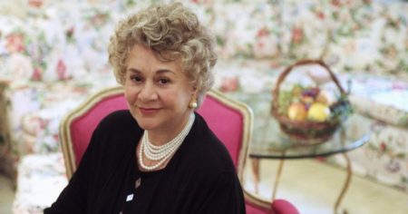 Murió Joan Plowright, viuda de "Sir" Laurence Olivier y la nanny de 101 dálmatas imagen-14