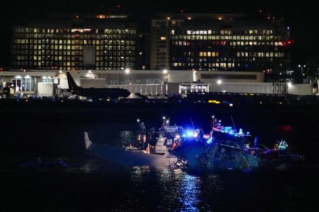 Encontraron las cajas negras del avión de American Airlines que se estrelló en Washington imagen-11