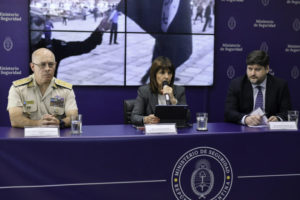 El show de Bullrich: detienen a un delivery sospechado de intentar una acción terrorista imagen-1