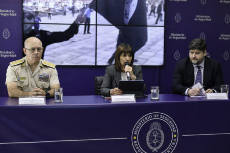 El show de Bullrich: detienen a un delivery sospechado de intentar una acción terrorista imagen-5