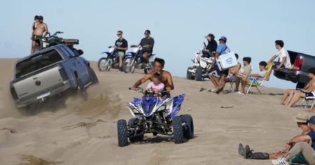 Una tarde en La Frontera de Pinamar: chicos sin casco y manejando cuatriciclos imagen-20