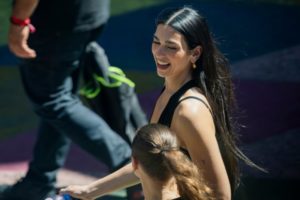 La visita inesperada de Dua Lipa a Chile: del desierto de Atacama al furor que despertó en las calles de Santiago imagen-2