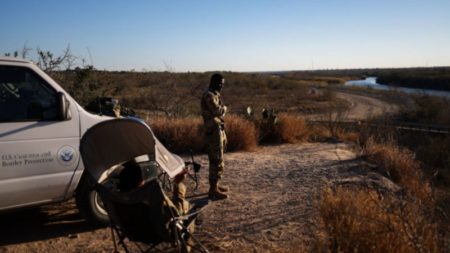 Deportaciones en EE.UU., medidas de Trump sobre migración y más, en vivo imagen-7