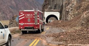 Cinco aludes dejaron intransitable la ruta 7 hacia Chile en Mendoza: quedaron autos atrapados imagen-2