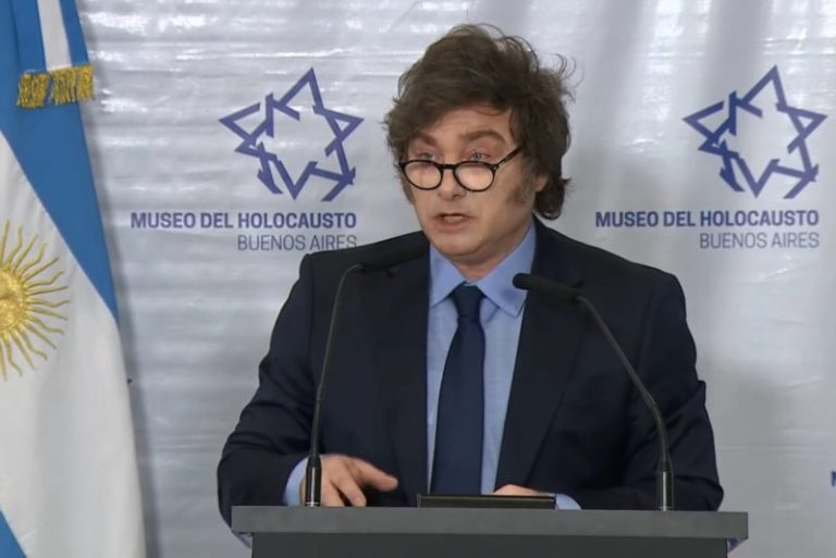 Milei, en el Museo del Holocausto: “Ojo con los que de forma banal revolean categorizaciones de nazi a cualquiera” imagen-4