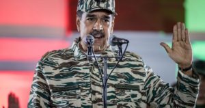 Nicolás Maduro dijo que detuvieron a más "mercenarios" extranjeros, militarizó Venezuela y desafió: "No se equivoquen conmigo, estamos decididos a vencer" imagen-1