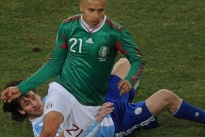 Un exfutbolista de México cruzó a Lionel Messi por sus provocadores gestos a la hinchada tricolor imagen-1