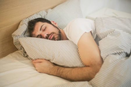 La fruta con magnesio que deberías comer antes de dormir para mejorar el sueño imagen-12