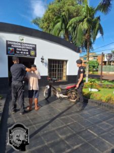 El Comando Centro secuestró una moto robada en Oberá y capturó al ladrón imagen-2