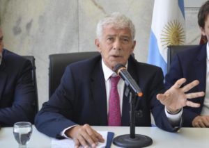 Cúneo Libarona celebró el fin del “monopolio de la Casa Moneda” para producir chapas patente y cédulas imagen-2