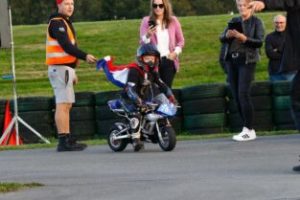 Conmoción en el motociclismo por la muerte de la joven promesa de 7 años Sid Veijer imagen-3