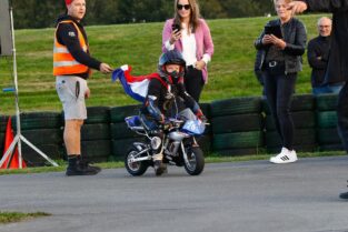 Conmoción en el motociclismo por la muerte de la joven promesa de 7 años Sid Veijer imagen-8