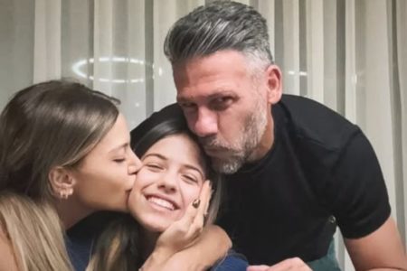 Evangelina Anderson y Martín Demichelis festejaron el cumple de su hija Lola: besos, abrazos y foto familiar imagen-15