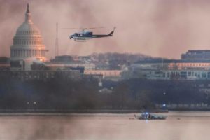 Tragedia aérea en Washington: afirman que hay un argentino entre las víctimas del avión de American Airlines imagen-1