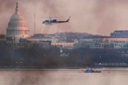 Tragedia aérea en Washington: afirman que hay un argentino entre las víctimas del avión de American Airlines imagen-9