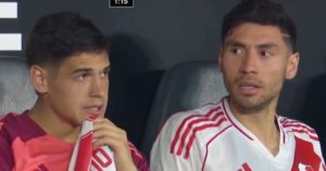 Identidad riverplatense: Montiel y Martínez Quarta cantaron al ritmo de la hinchada imagen-2