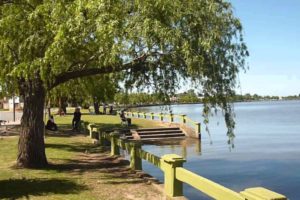 Está a una hora de Buenos Aires, tiene una laguna soñada y es ideal para escapar de la ola de calor imagen-2