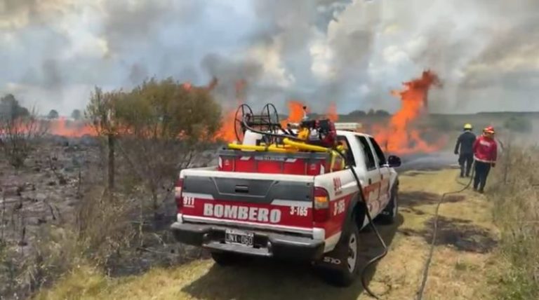 Emergencia ígnea: combaten incendios en diversos puntos de la provincia y en la zona Sur, los mayores niveles de peligro imagen-4