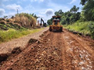 Vialidad provincial ejecuta tareas de mantenimiento en rutas productivas de Misiones imagen-1