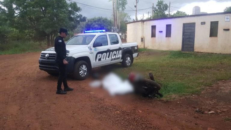 Despiste de motocicleta dejó un fallecido en Posadas imagen-5