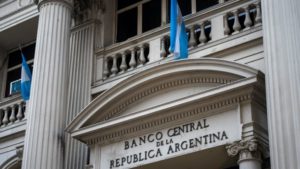 El Banco Central anunció que bajará al 1% mensual el ritmo de devaluación imagen-2