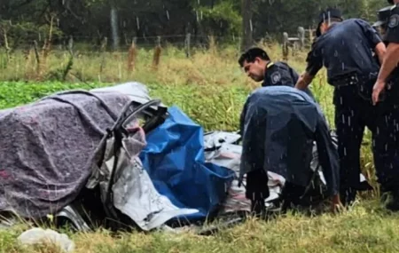 Murieron tres personas en un choque frontal contra un camión en la ruta 12 imagen-11