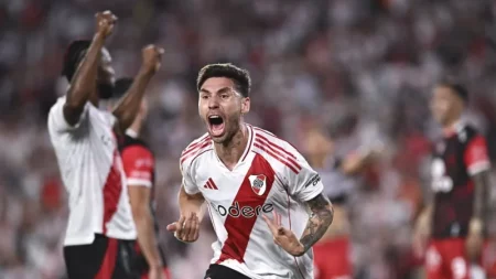 Montiel le dio el triunfo a River en una noche complicada ante Instituto: reviví lo mejor - TyC Sports imagen-8