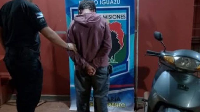 Comandante Andresito: Policías recuperaron una motocicleta robada y detuvieron a un joven imagen-3