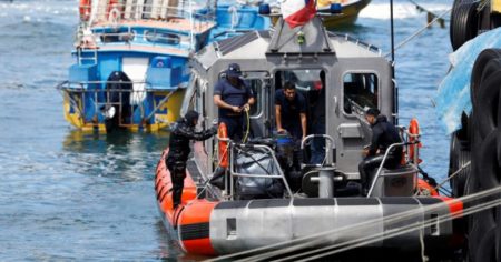 Mueren 7 turistas al naufragar una lancha en Chile: mal clima, exceso de pasajeros y la imprudencia del dueño de la embarcación imagen-12