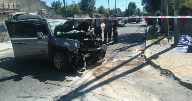 Dos policías muertos en una persecución en Quilmes: seguían a motochorros y chocaron contra una camioneta imagen-5