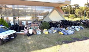 Prefectura secuestró cigarrillos y mercadería de origen ilegal en el norte provincial  imagen-1